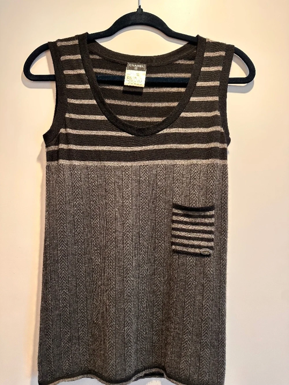 CHANEL vest- 100% Cashmere- size 34/US 2 - Picture 1 of 8